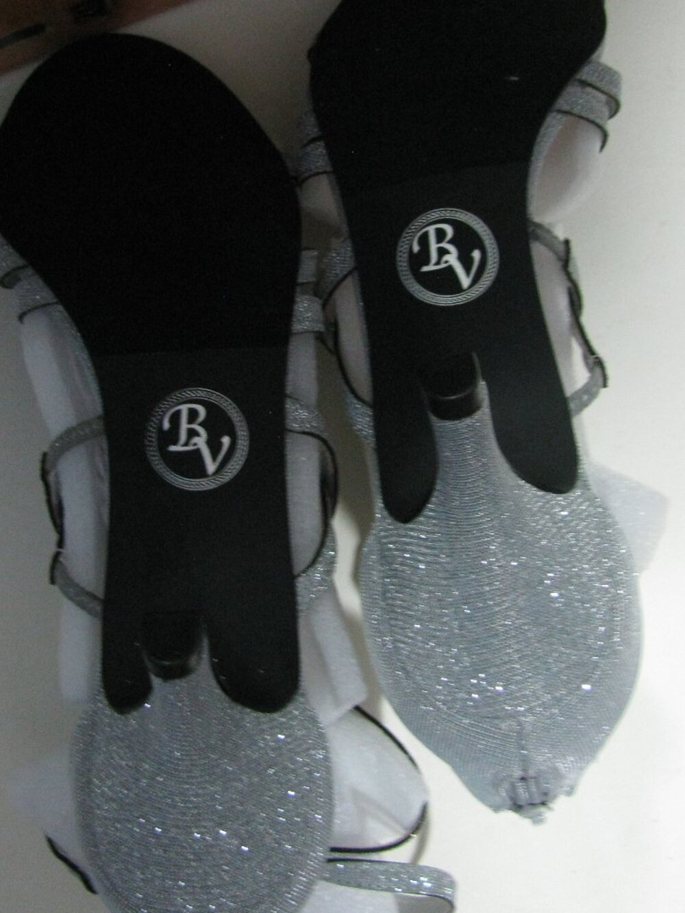 * Bella Vita Silver Sandals 8 1/2 8.5 New in Box $79.99 Glitter Date Strappy - Picture 6 of 7